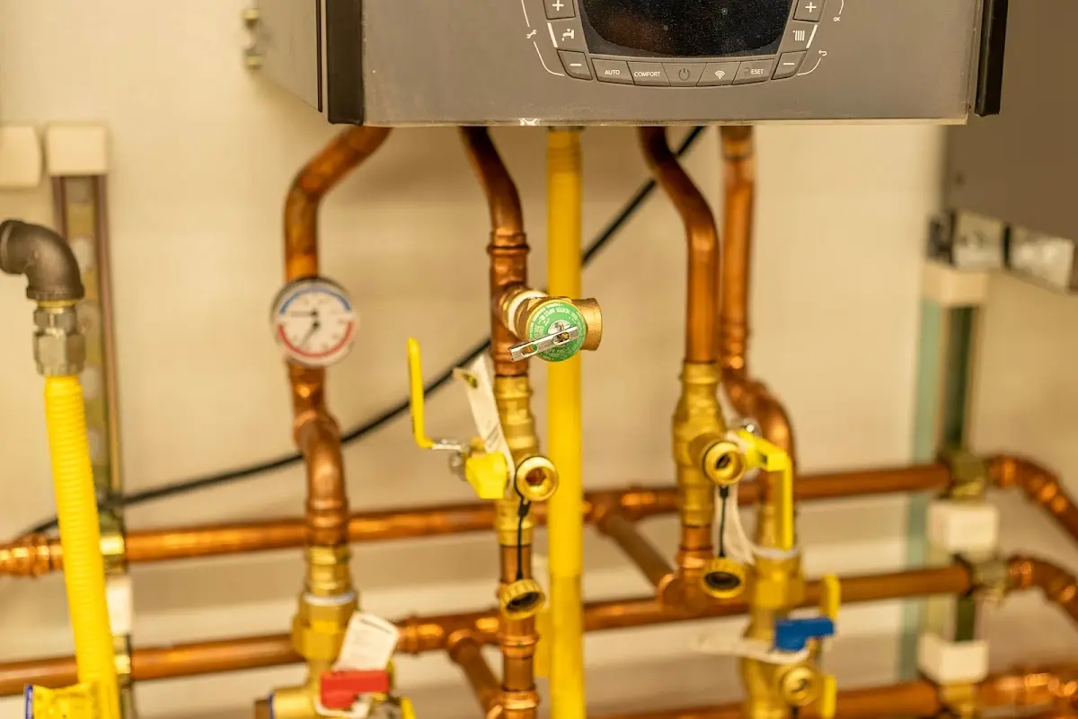 Licensed technician providing Pipe Repair for a homeowner in Contra Costa Centre